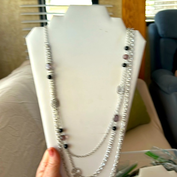 Triple strand, black paparazzi necklace long - Picture 1 of 3